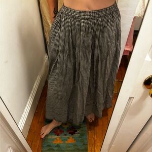 Doen style gingham skirt 
Stretchy waist band can fit xs-medium